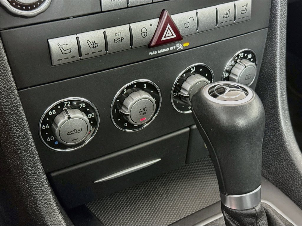 Used 2008 Mercedes-Benz SLK 280 image 17
