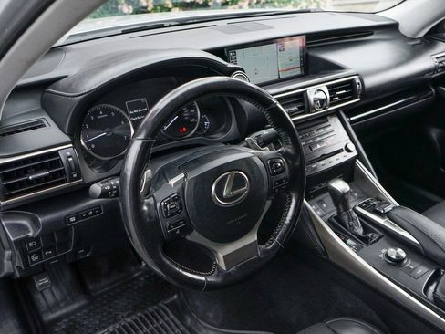 Used 2018 Lexus IS 300 AWD w/ Comfort Package image 17