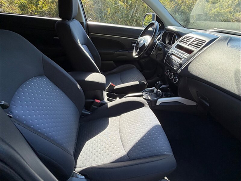 Used 2012 Mitsubishi Outlander Sport SE FWD image 18