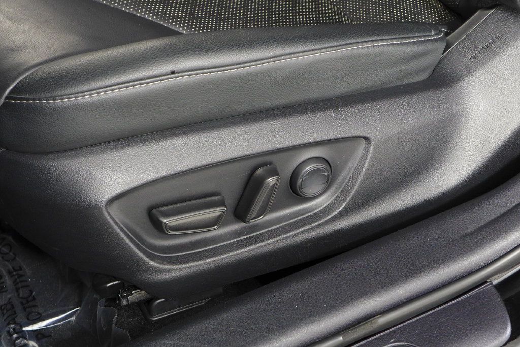 Used 2023 Toyota Camry XSE FWD image 22