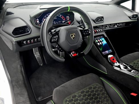 Used 2023 Lamborghini Huracan Tecnica image 11