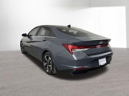 Used 2023 Hyundai Elantra Limited image 31