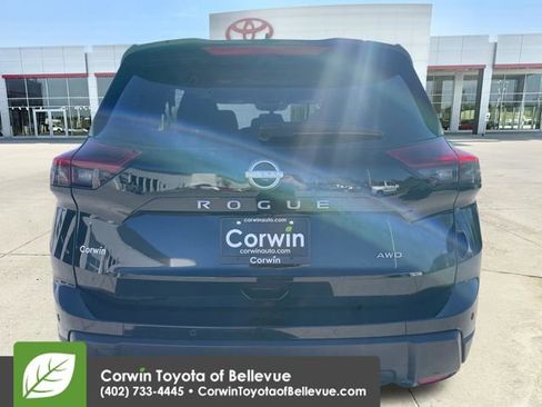 Used 2025 Nissan Rogue SV AWD/4WD image 4