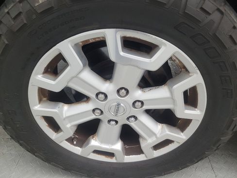 Used 2017 Nissan Titan SL image 31