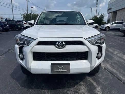 Used 2017 Toyota 4Runner SR5 Premium AWD/4WD image 5
