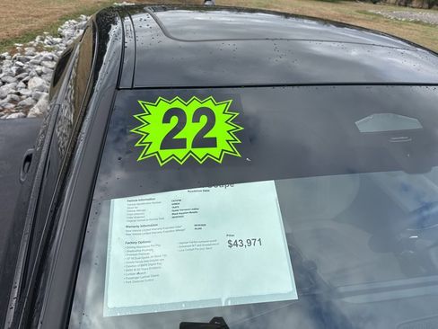 Used 2022 BMW M440i Coupe image 17