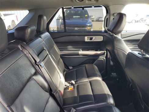Used 2023 Ford Explorer Limited image 35