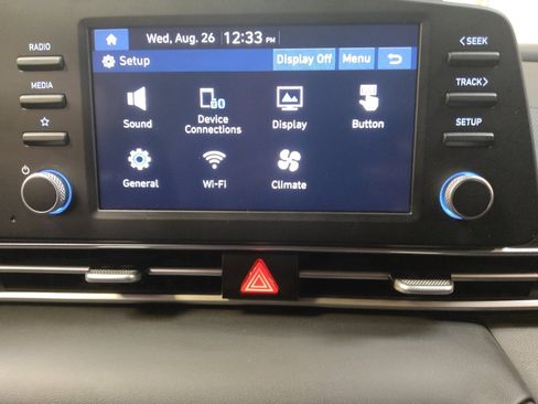 Used 2025 Hyundai Elantra SE FWD image 25