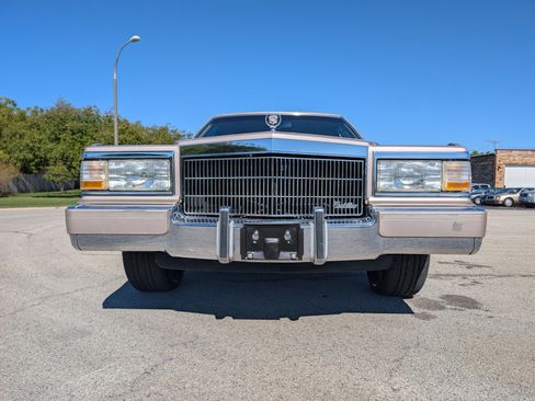 Used 1990 Cadillac Brougham image 23