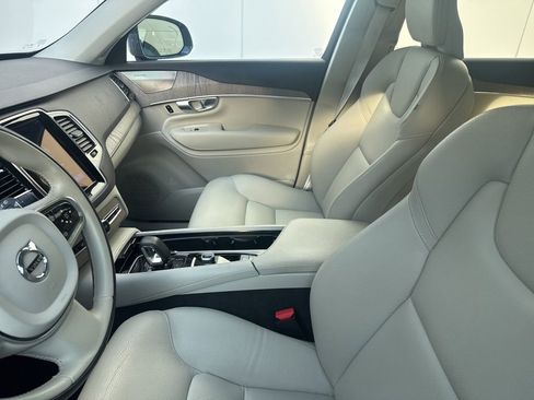 Used 2024 Volvo XC90 B6 Plus w/ Protection Package Premier AWD/4WD image 2