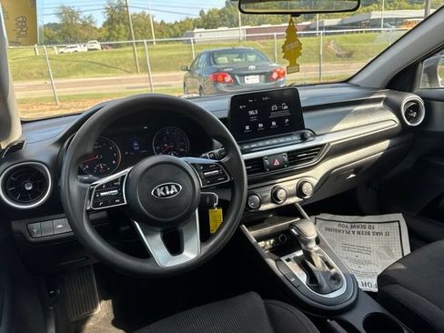 Used 2020 Kia Forte LXS FWD image 12