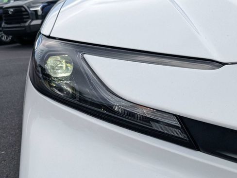 New 2025 Toyota Camry SE w/ Convenience Package FWD image 9