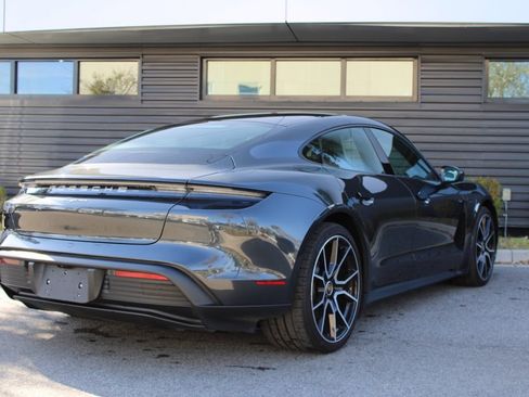 Used 2023 Porsche Taycan image 7