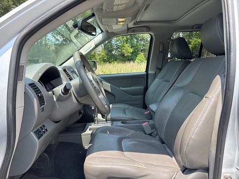 Used 2019 Nissan Frontier SL AWD/4WD image 11