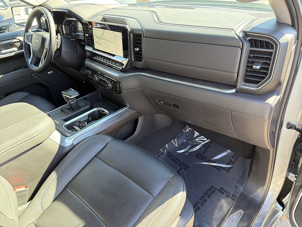 Used 2024 Chevrolet Silverado 1500 LTZ AWD/4WD image 28