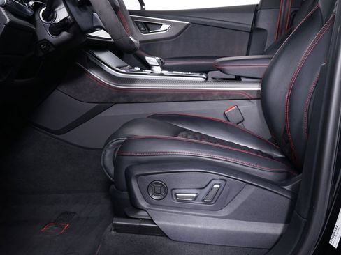 Used 2023 Audi RS Q8 4.0T image 24