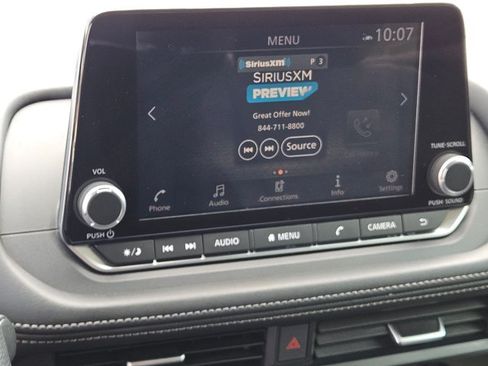 Used 2023 Nissan Rogue SV FWD image 15