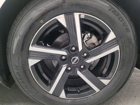 Used 2024 Nissan Sentra SV w/ Trunk Package FWD image 31