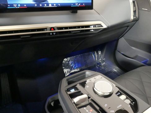 Used 2024 BMW iX xDrive50 w/ Sport Package image 59