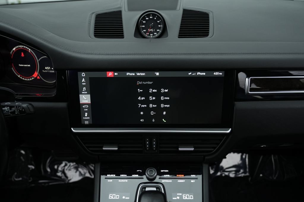 Used 2019 Porsche Cayenne Turbo AWD/4WD image 81