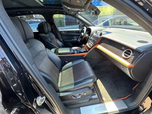 Used 2020 Bentley Bentayga Design Series image 38