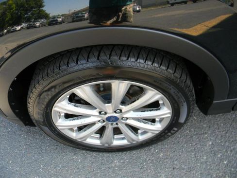 Used 2017 Ford Escape Titanium image 25