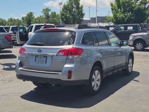 Used 2011 Subaru Outback 3.6R Limited w/ PWR Moonroof Pkg AWD/4WD image 3