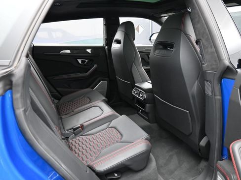 Used 2022 Lamborghini Urus AWD/4WD image 29