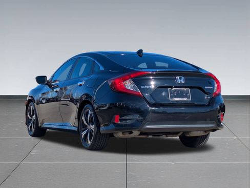 Used 2017 Honda Civic Touring image 4