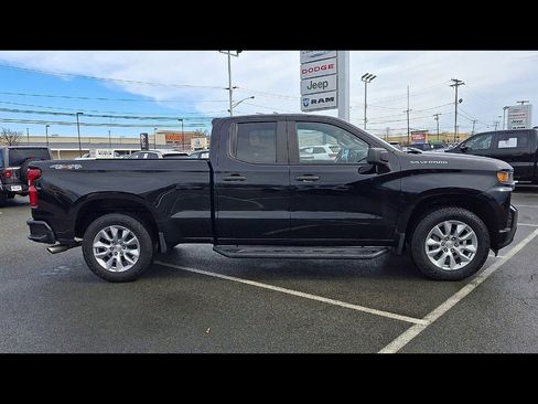 Used 2020 Chevrolet Silverado 1500 Custom image 9