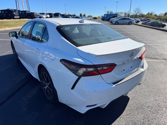 Used 2023 Toyota Camry SE FWD image 5