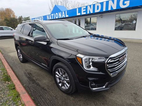 Used 2024 GMC Terrain SLT image 2