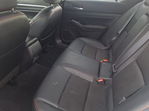 Used 2024 Nissan Altima 2.5 SR AWD/4WD image 12