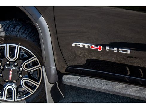 Used 2022 GMC Sierra 2500 AT4 w/ AT4 Premium Plus Package image 10