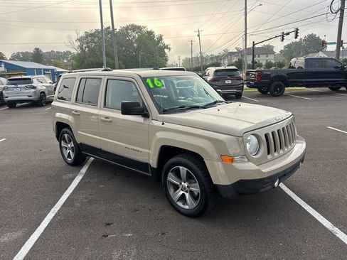 Used 2016 Jeep Patriot High Altitude FWD image 2