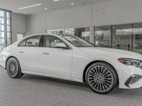 Used 2026 Mercedes-Benz E 350 4MATIC Sedan image 12