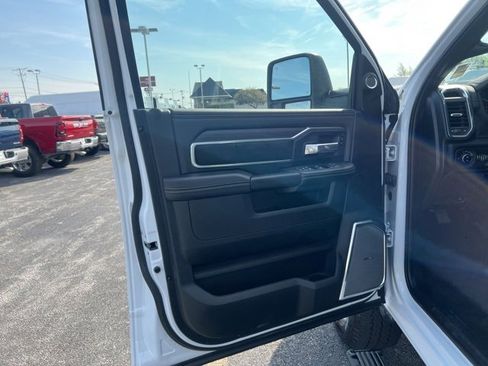 Used 2025 RAM 2500 Laramie image 15