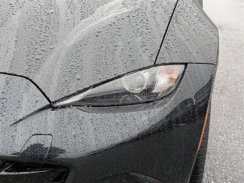 Used 2018 MAZDA MX-5 Miata RF Grand Touring image 8