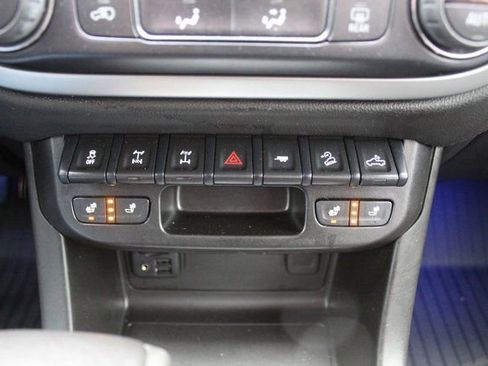 Used 2020 Chevrolet Colorado ZR2 w/ ZR2 Midnight Special Edition image 27