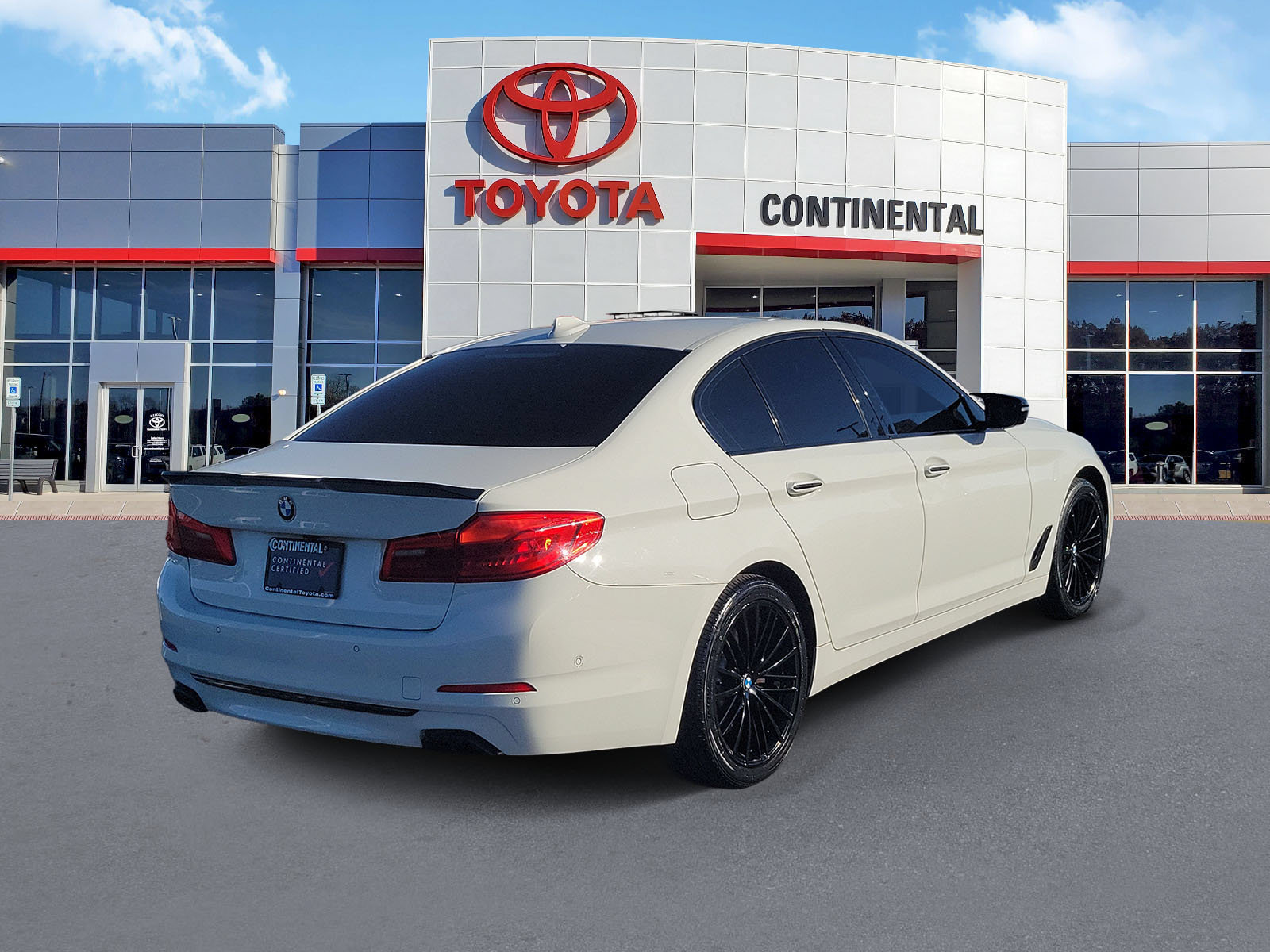 Used 2018 BMW 540i xDrive w/ Premium Package AWD/4WD image 5