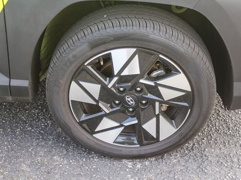 Certified 2025 Hyundai Kona SEL AWD/4WD image 12