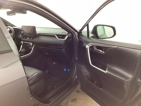 Used 2023 Toyota RAV4 XSE AWD/4WD image 17