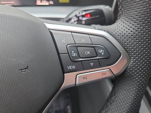 New 2025 Volkswagen Tiguan SE R-Line image 21