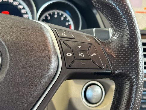 Used 2014 Mercedes-Benz E 350 4MATIC Sedan image 32
