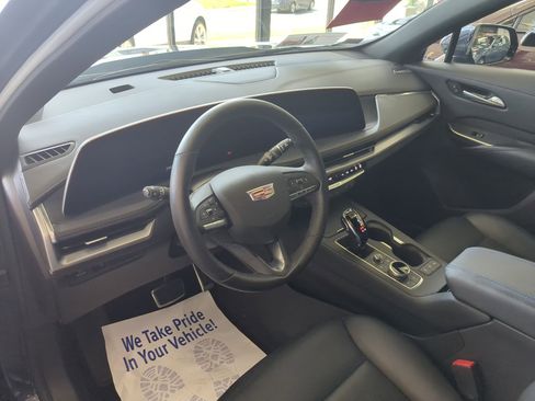 Certified 2024 Cadillac XT4 Sport FWD image 9