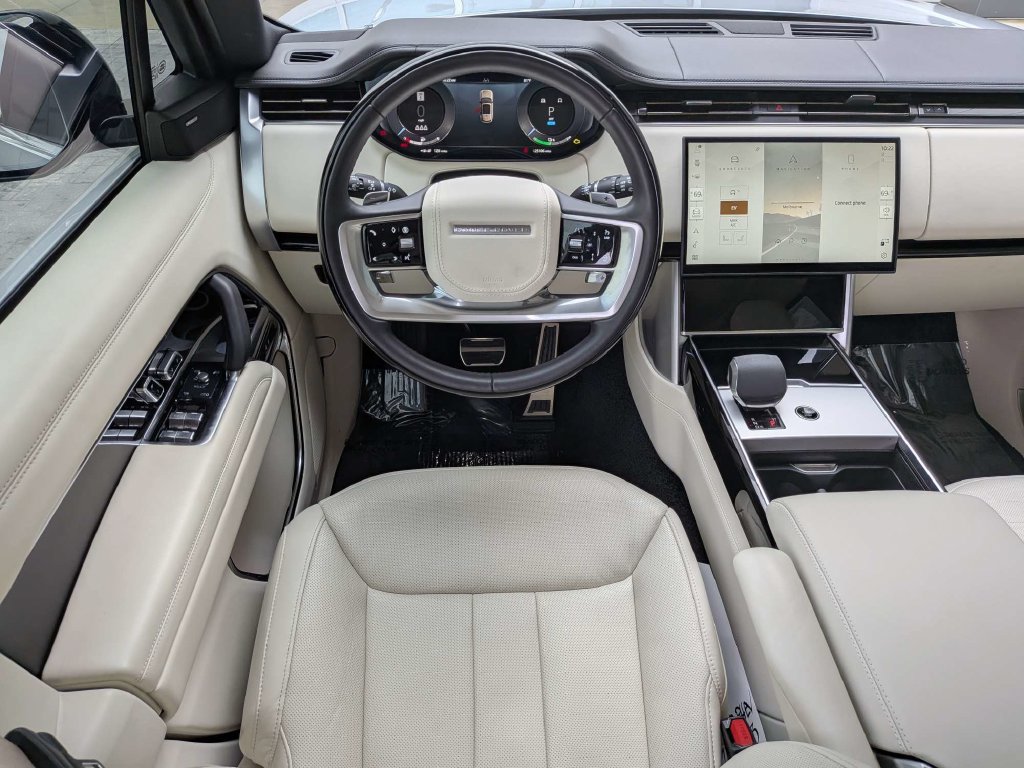 Certified 2025 Land Rover Range Rover SE AWD/4WD image 15