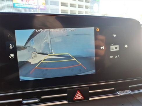 Certified 2025 Hyundai Elantra SEL image 21