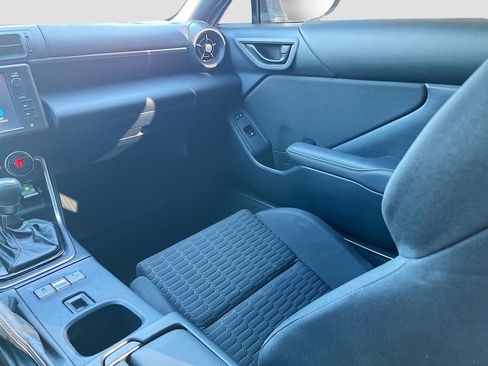 Used 2023 Toyota GR86 w/ ALL Weather Mat Package (TMS) RWD image 21
