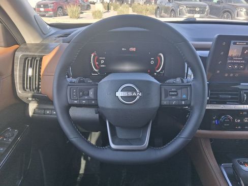New 2026 Nissan Pathfinder Platinum AWD/4WD image 11
