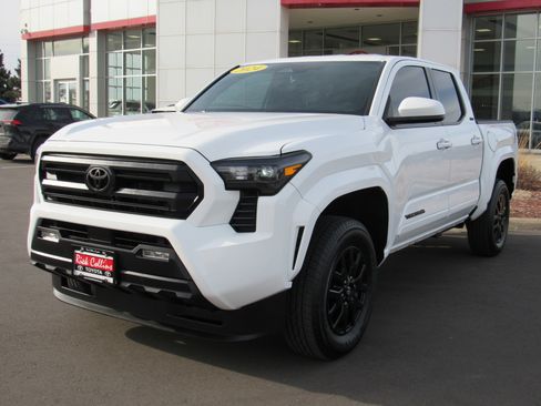 Used 2024 Toyota Tacoma SR5 image 2